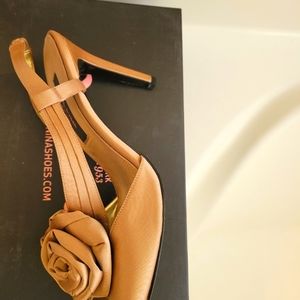 Nina Dress Shoes,8.5 Pale Champagne